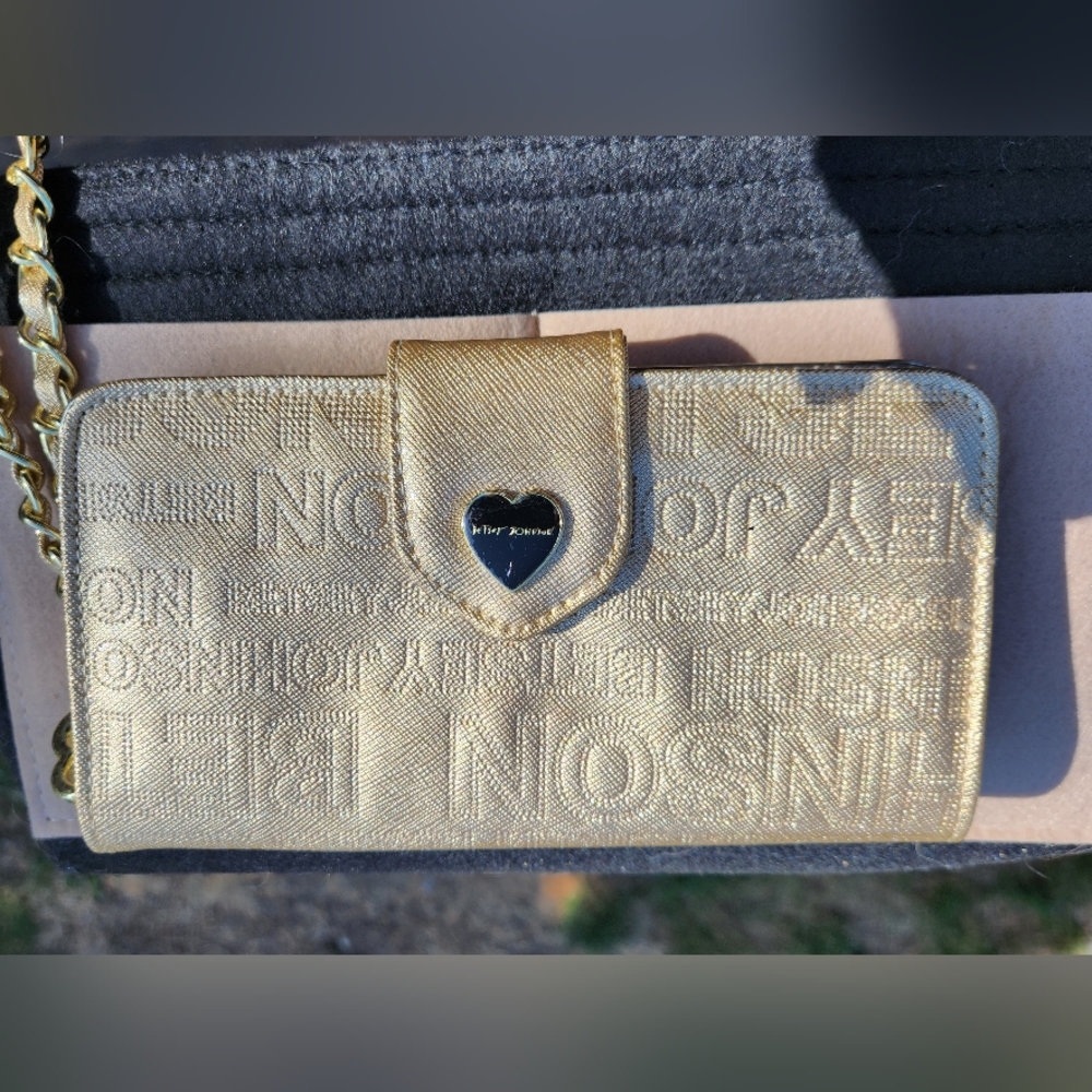 Betsey Johnson wallet